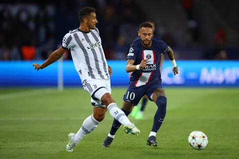 سكاي سبورتس: دانيلو ونيمار يعودان إلى الدوري البرازيلي